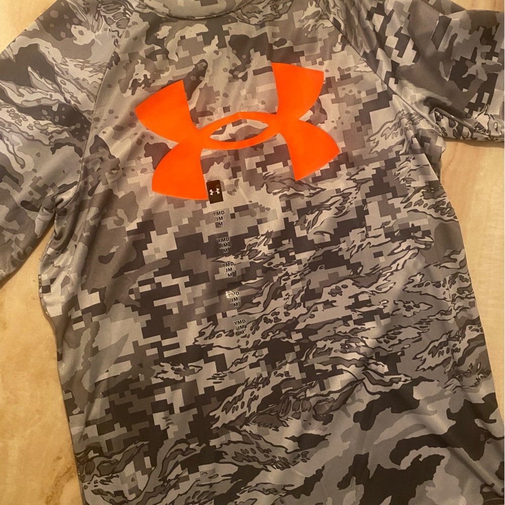 NWT Under Armour t-shirt